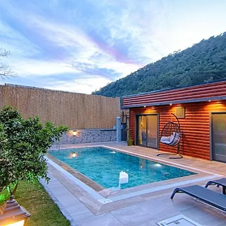Villa Private Detached With Swimming Pool In Inlice,